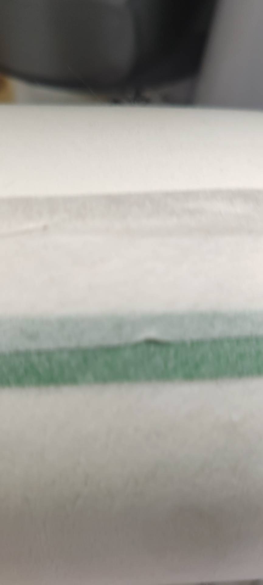 40g透氣性無紡布涂25-30u熱熔膠，用于建筑施工